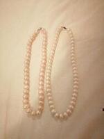 Nhrdelnky z pravch rienych perl