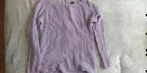Fialov vrubkovan sveter