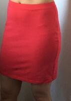 Úzka stretchová červená sukňa
