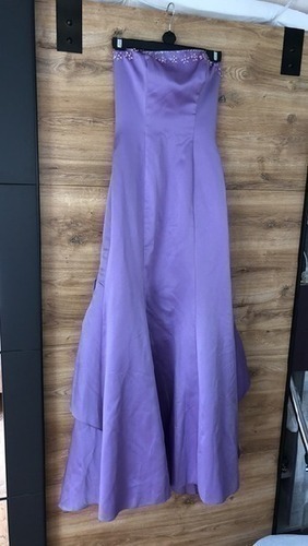 �plne nov� spolo�ensk� �aty