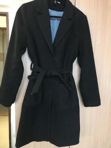Čierny kabát H&M