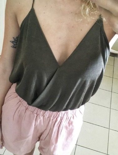 Khaki Zelen� top Bershka