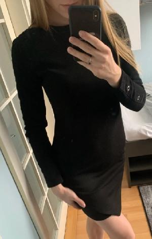 Čierne priliehavé šaty