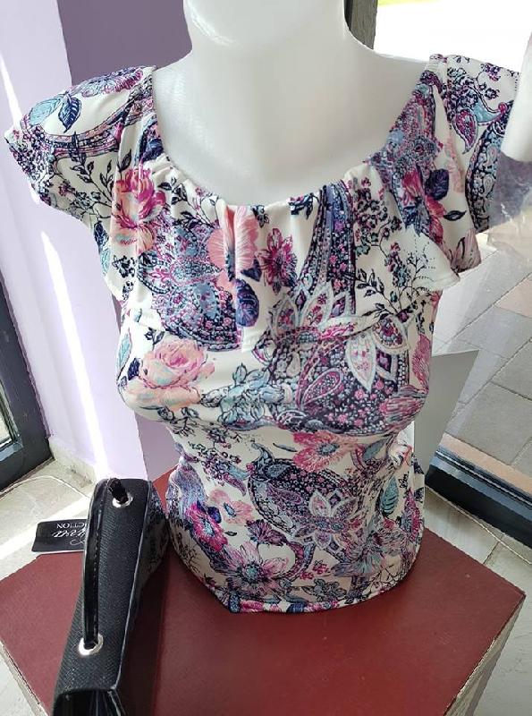 top s kvetinovm vzorom