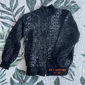 Mikina �ierna , v 110